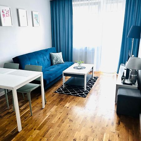 Apartament Manhattan ゴジュフ・ヴィエルコポルスキ エクステリア 写真
