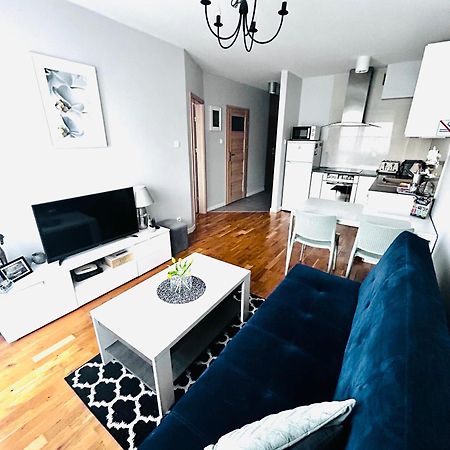 Apartament Manhattan ゴジュフ・ヴィエルコポルスキ エクステリア 写真