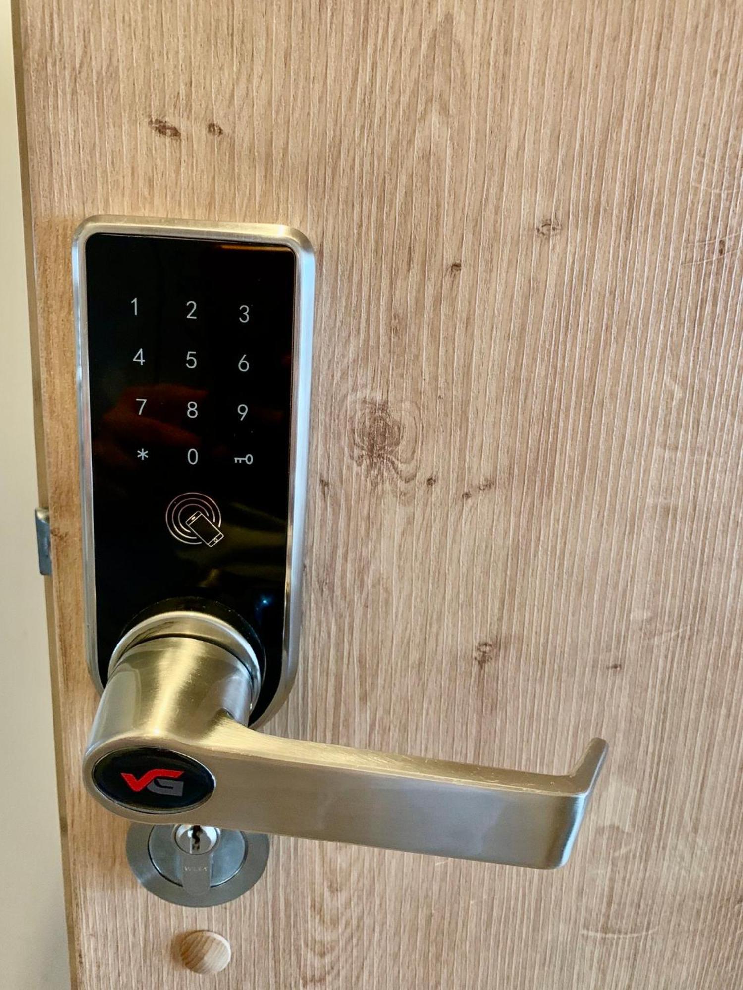 Apartament Manhattan ゴジュフ・ヴィエルコポルスキ エクステリア 写真