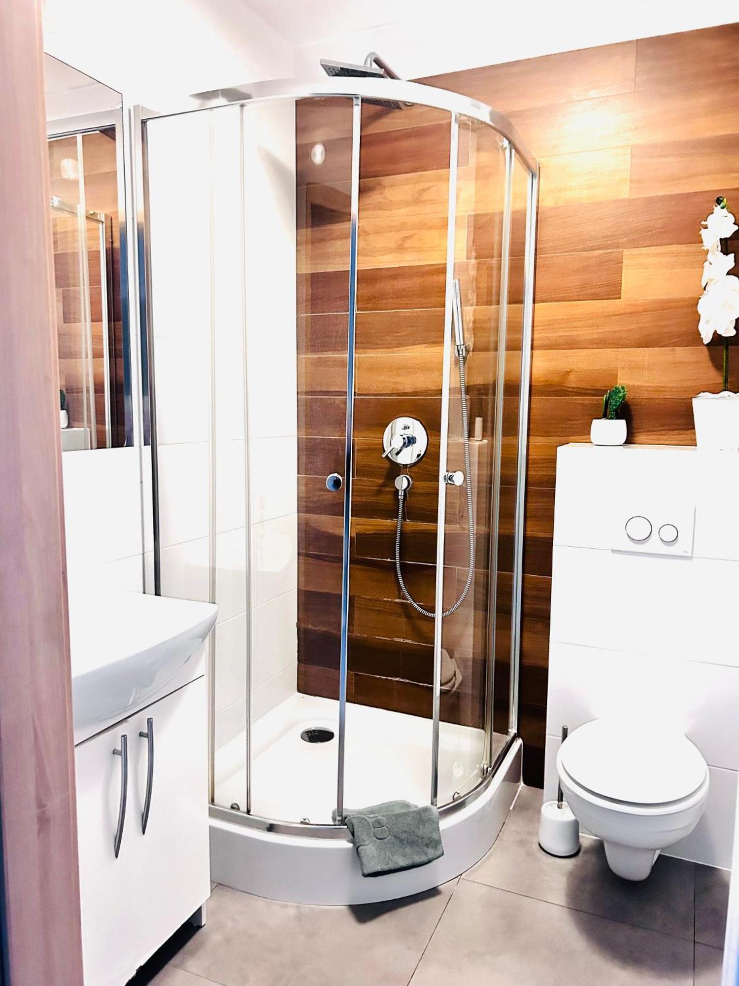 Apartament Manhattan ゴジュフ・ヴィエルコポルスキ エクステリア 写真