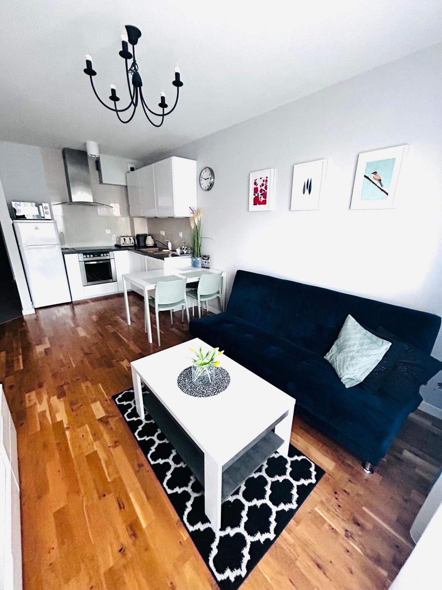 Apartament Manhattan ゴジュフ・ヴィエルコポルスキ エクステリア 写真