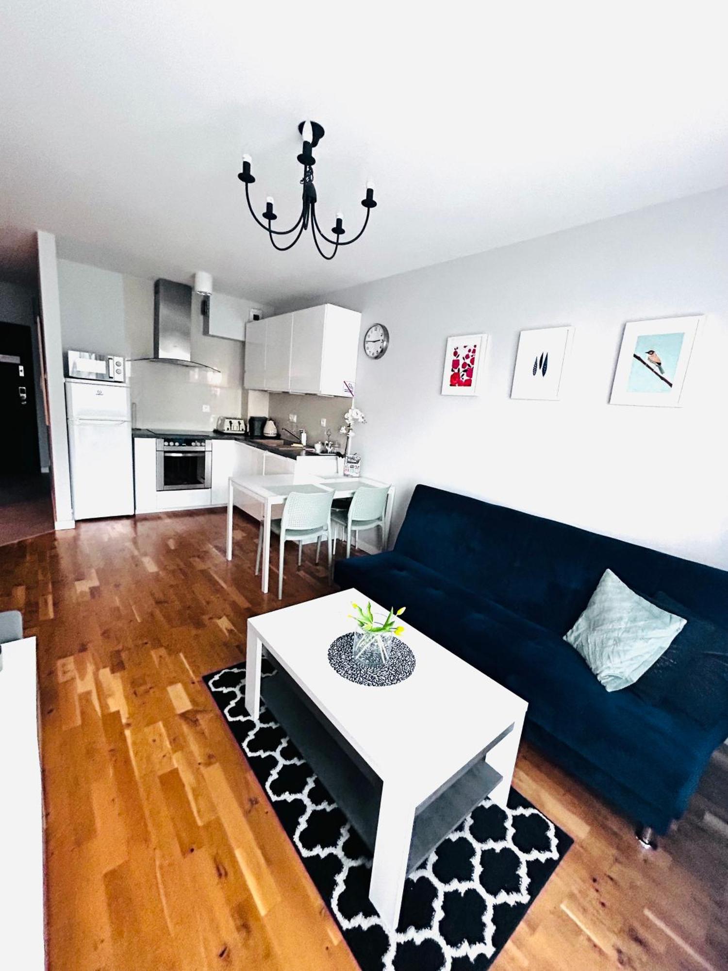 Apartament Manhattan ゴジュフ・ヴィエルコポルスキ エクステリア 写真